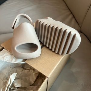 Yeezy Slide Infant 5
